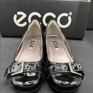 Ecco Black Patent Leather Buckle Flats